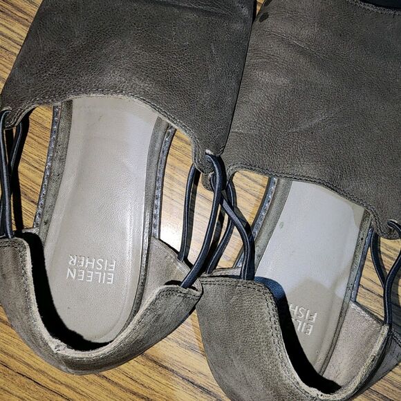 EILEEN FISHER Sz10 Taupe Leather Open Toe Elastic Sides Well Loved Flats Sandals - Picture 7 of 12